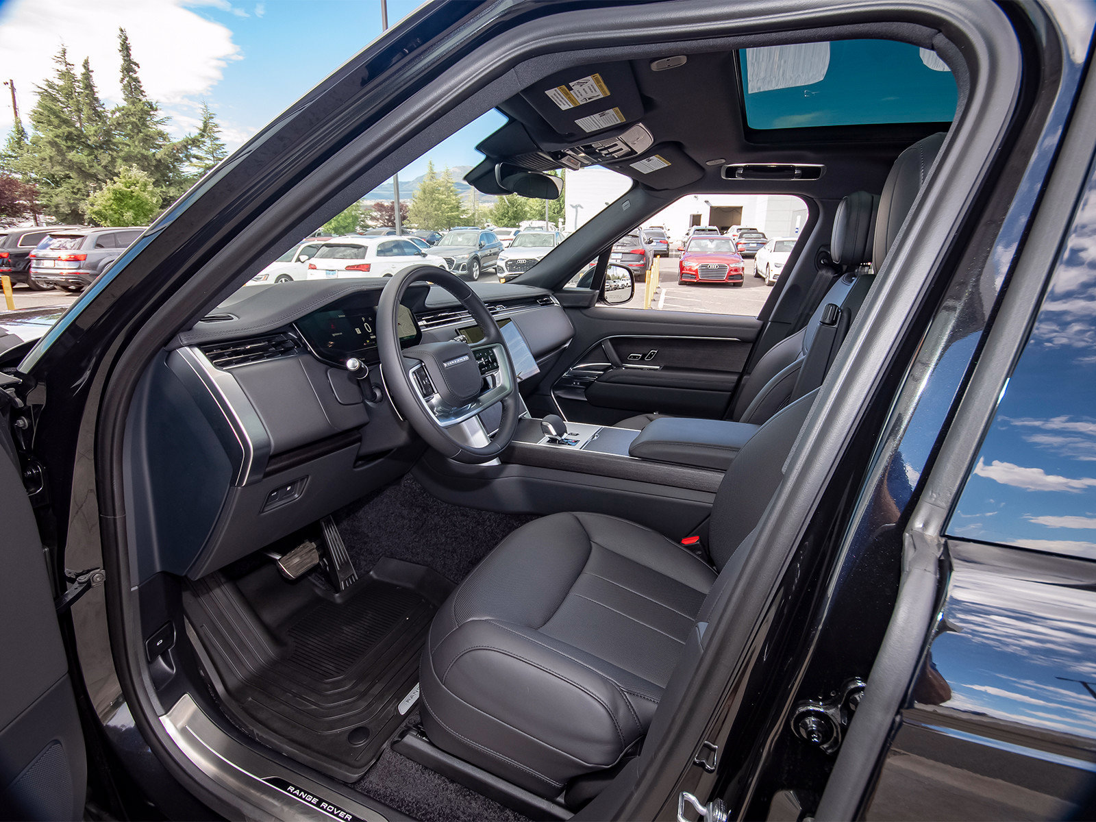 New 2026 Land Rover Range Rover SE AWD/4WD image 33