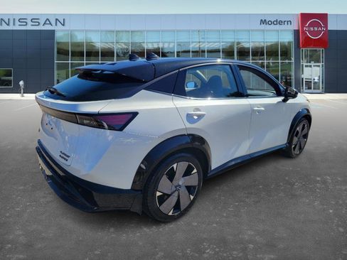 Used 2024 Nissan Ariya AWD image 5