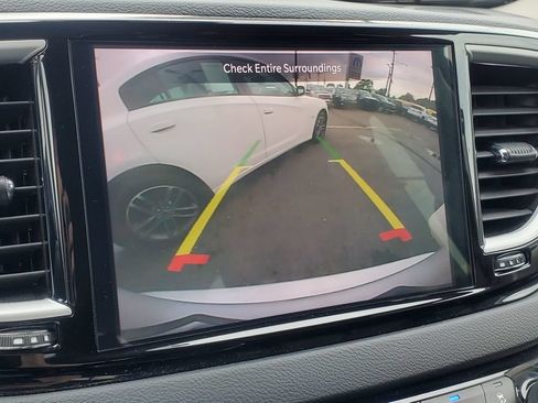 Used 2023 Chrysler Pacifica Touring-L FWD image 20