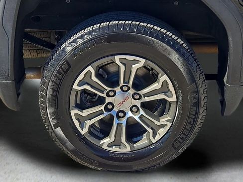 Used 2025 GMC Sierra 1500 SLT image 8