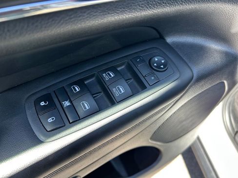 Used 2022 Jeep Grand Cherokee Limited image 14