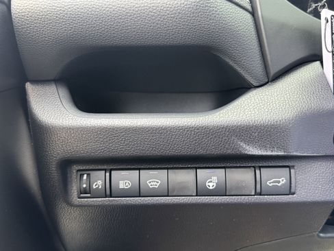 New 2025 Toyota RAV4 XLE image 34