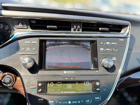 Used 2013 Toyota Avalon Limited FWD image 18
