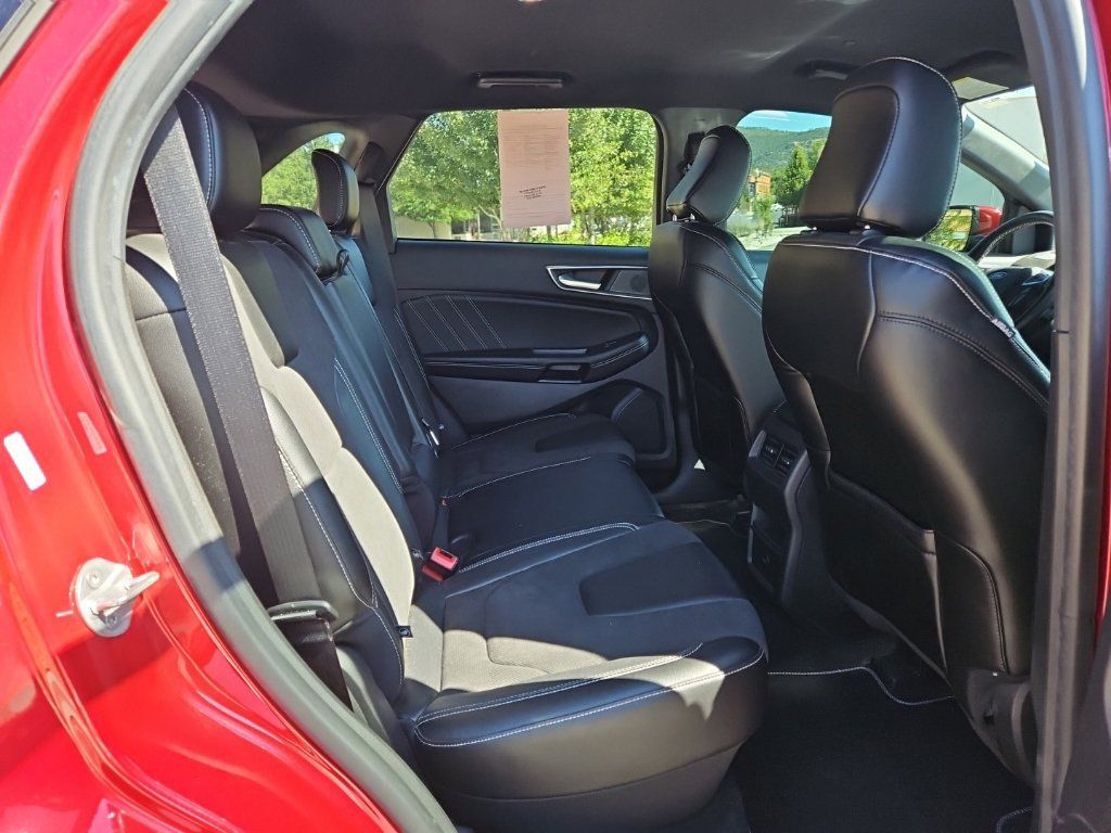 Used 2023 Ford Edge ST AWD/4WD image 10