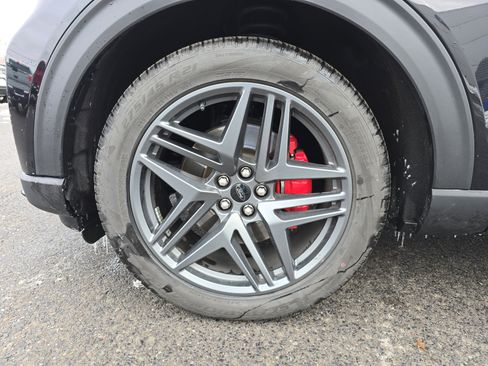 Used 2025 Ford Explorer ST image 10