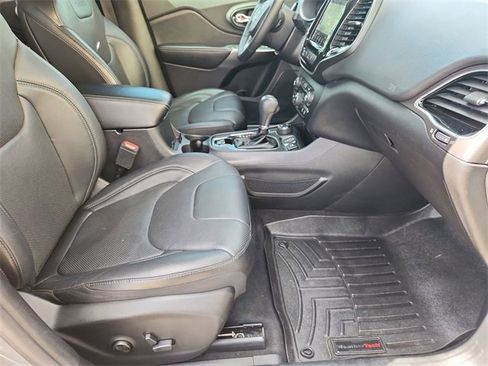 Used 2019 Jeep Cherokee Limited w/ Luxury Group image 27