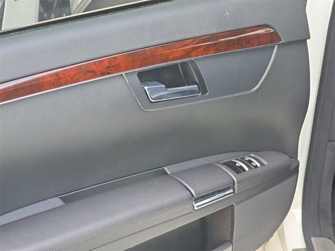 Used 2013 Mercedes-Benz S 550 w/ Sport Pkg image 17