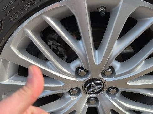 Used 2019 Toyota Camry XLE image 7