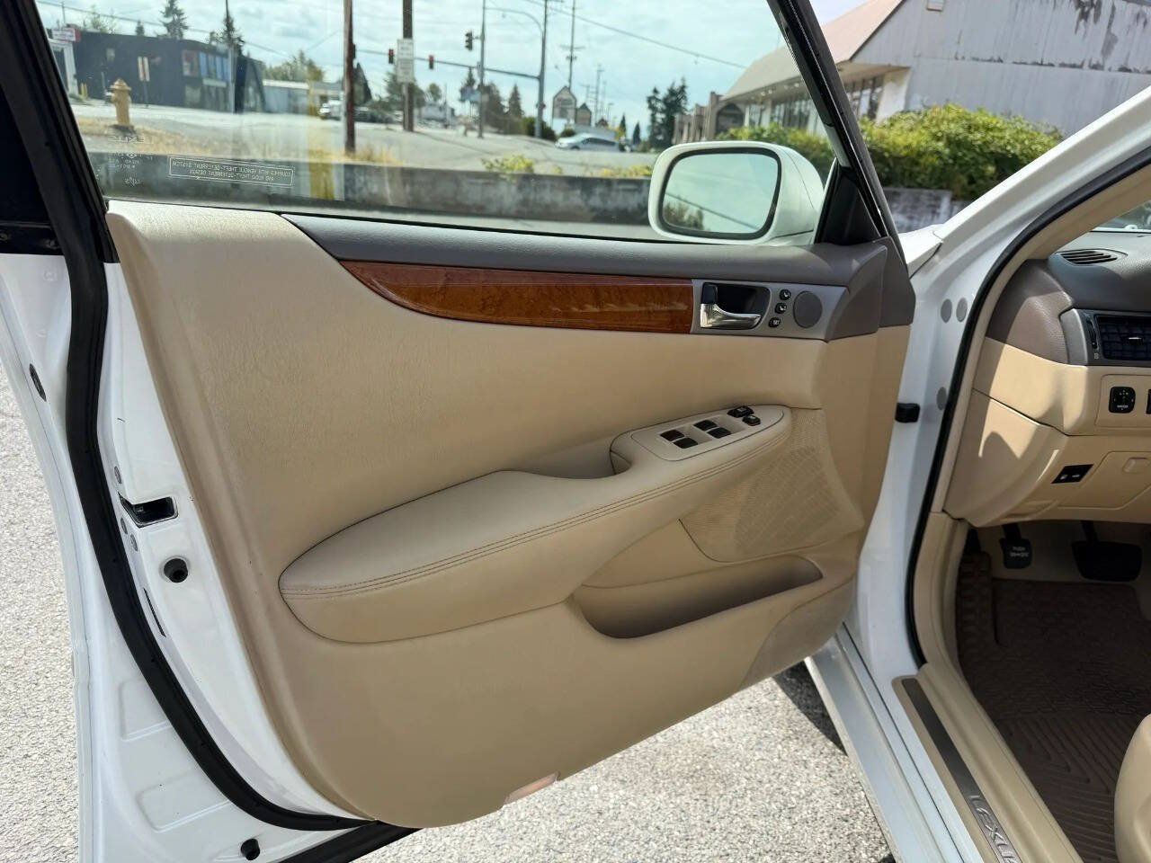 Used 2006 Lexus ES 330 w/ Preferred Accessory Pkg FWD image 9