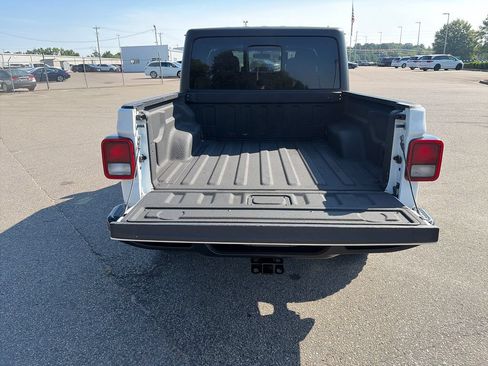 Used 2021 Jeep Gladiator Sport AWD/4WD image 24
