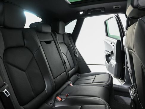 New 2026 Porsche Macan image 22