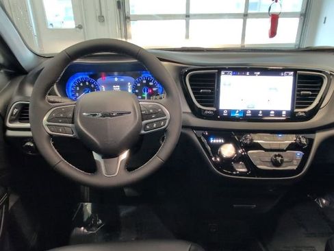 New 2026 Chrysler Voyager LX FWD image 12