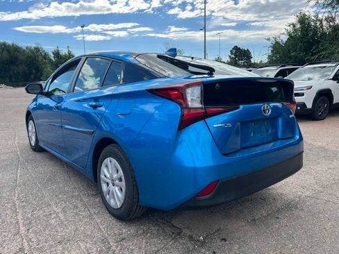 Used 2021 Toyota Prius LE FWD image 3