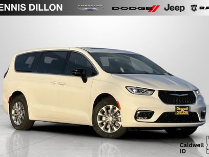 New 2026 Chrysler Pacifica Select