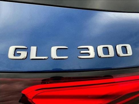 Used 2026 Mercedes-Benz GLC 300 image 28