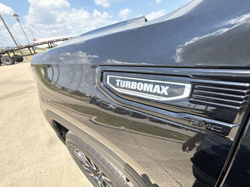 New 2026 GMC Sierra 1500 Elevation image 33