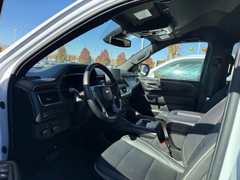 Used 2023 Chevrolet Suburban Premier image 13
