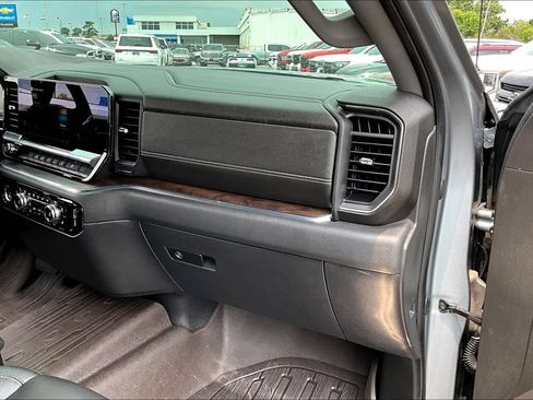 Used 2023 GMC Sierra 1500 SLT AWD/4WD image 27