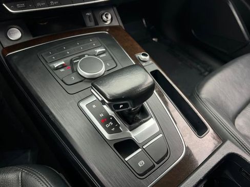 Used 2019 Audi Q5 2.0T Premium w/ Convenience Package image 26