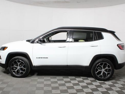 Used 2024 Jeep Compass Limited image 4