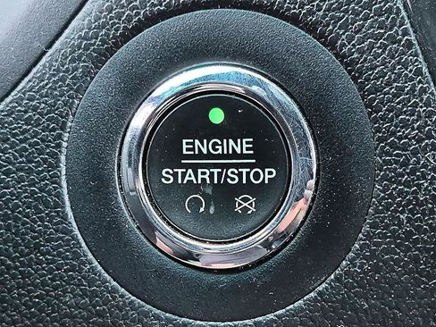 Used 2017 Ford Explorer XLT FWD image 26