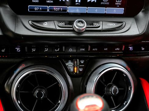 Used 2017 Chevrolet Camaro SS RWD image 28