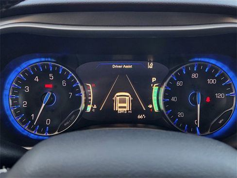 Certified 2024 Chrysler Pacifica Touring-L image 15