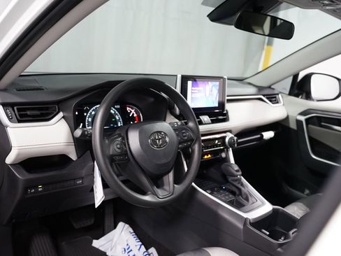 New 2025 Toyota RAV4 XLE image 11