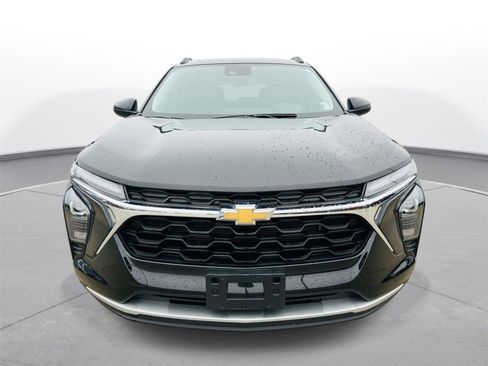 Used 2024 Chevrolet Trax LT w/ Driver Confidence Package image 32