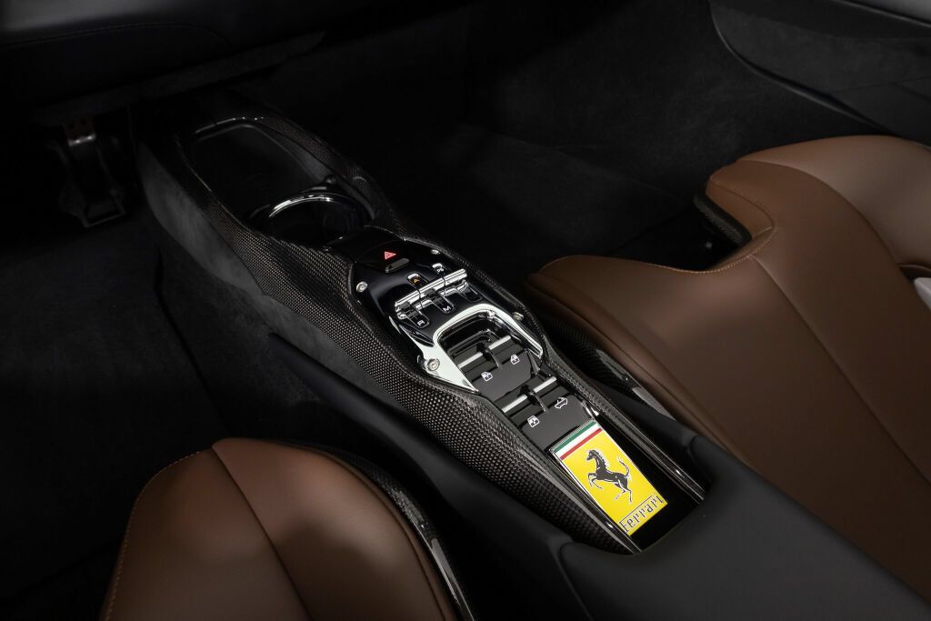 Used 2024 Ferrari 296 GTS RWD image 40