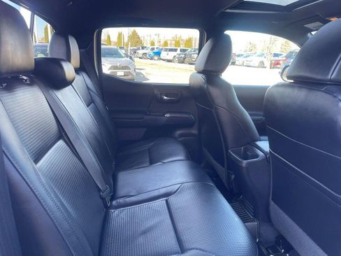 Used 2021 Toyota Tacoma TRD Sport w/ TRD Premium Sport Package image 11