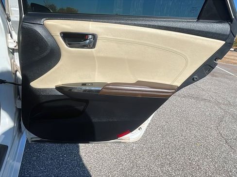 Used 2017 Toyota Avalon XLE Premium image 15
