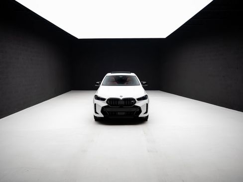 Used 2024 BMW X6 M60i w/ Dynamic Handling Package image 86