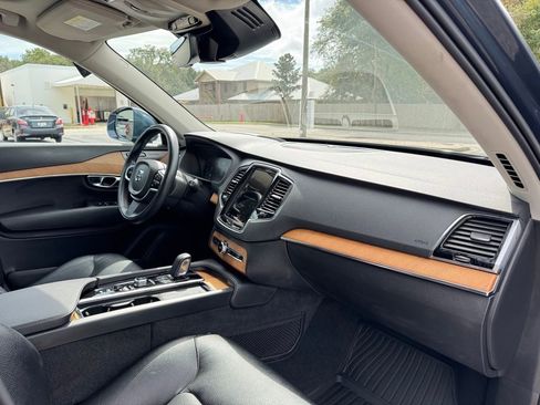 Used 2021 Volvo XC90 T8 Inscription Expression w/ Advanced Package image 29