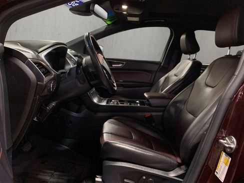 Used 2020 Ford Edge Titanium w/ Equipment Group 301A AWD/4WD image 9