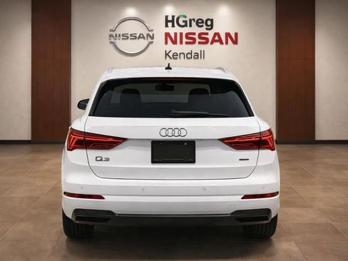 Used 2021 Audi Q3 2.0T Premium w/ Convenience Package AWD/4WD image 5