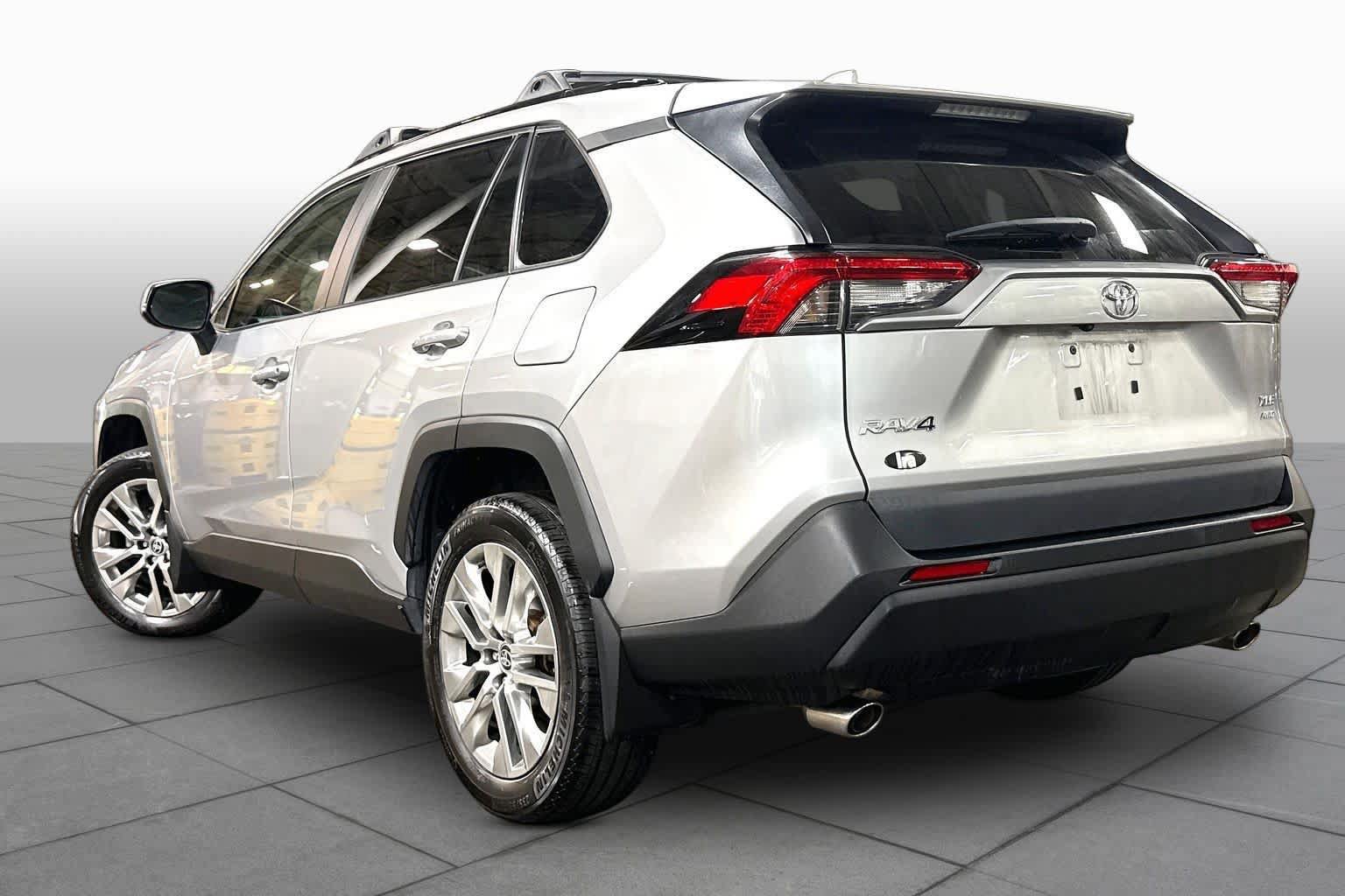 Used 2023 Toyota RAV4 XLE Premium AWD/4WD image 12