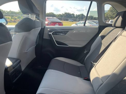Used 2025 Toyota RAV4 XLE w/ Convenience Package FWD image 10