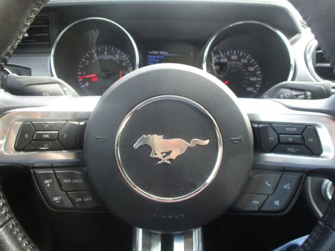 Used 2017 Ford Mustang GT w/ GT Performance Package image 10