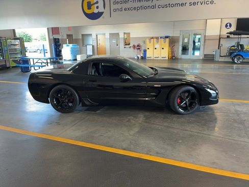 Used 2003 Chevrolet Corvette Z06 w/ Memory Package, 3 Drivers RWD image 5