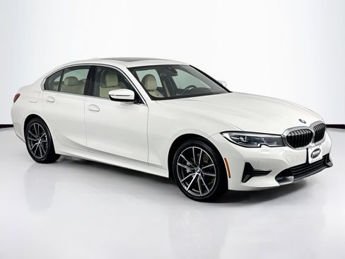Used 2020 BMW 330i xDrive Sedan w/ Convenience Package AWD/4WD image 2