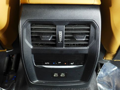 Used 2023 BMW i4 eDrive40 RWD image 24