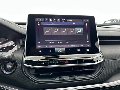 New 2026 Jeep Compass Latitude image 25