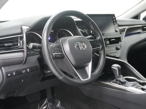 Used 2023 Toyota Camry XLE FWD image 10