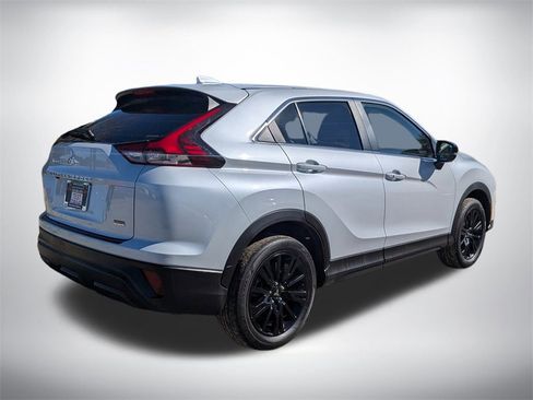 Used 2024 Mitsubishi Eclipse Cross LE image 3