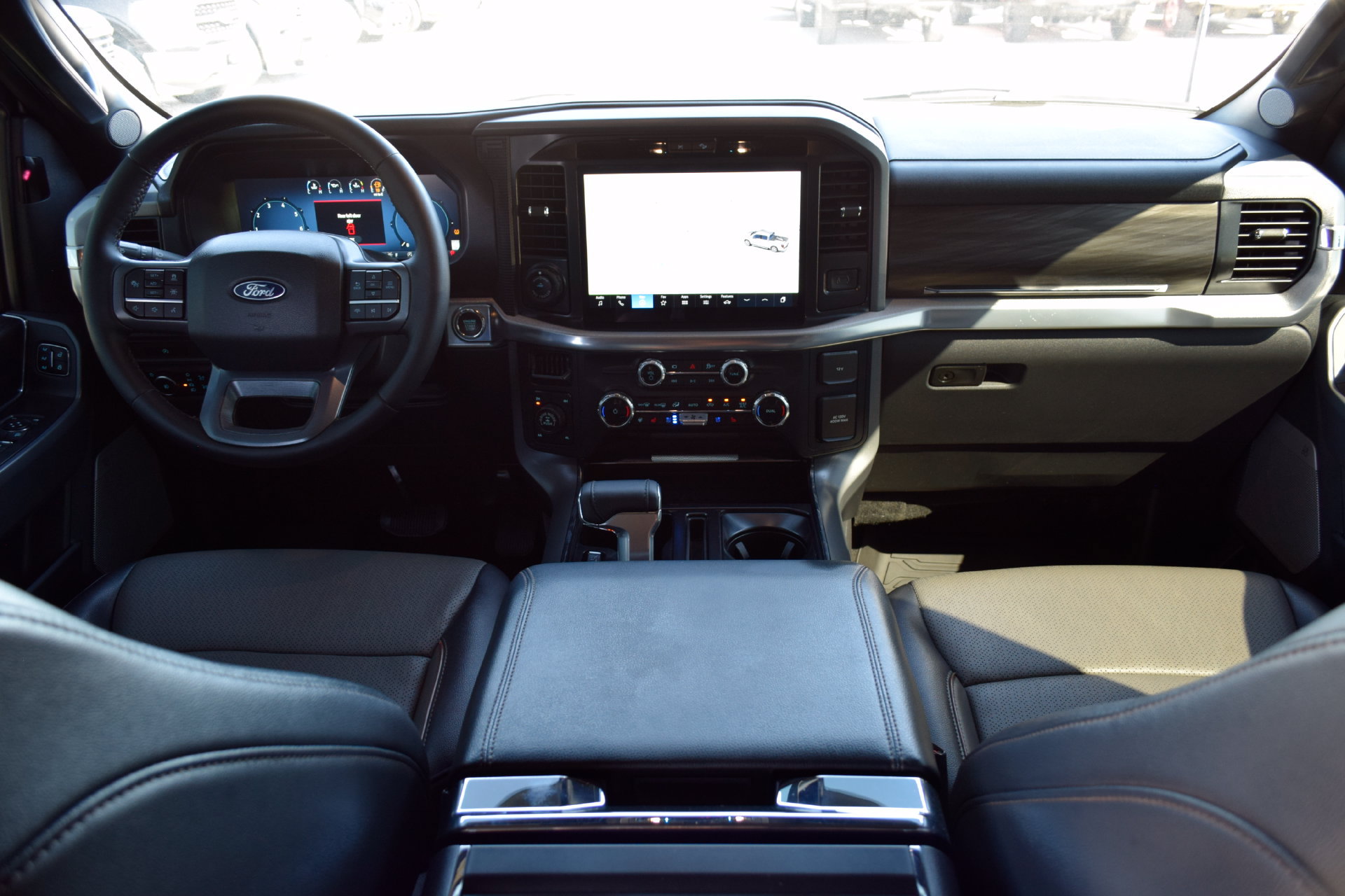 Used 2025 Ford F150 Lariat w/ Equipment Group 502A High AWD/4WD image 5