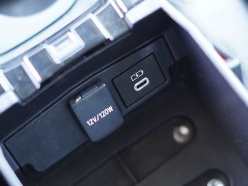 Used 2024 Toyota Corolla SE FWD image 31