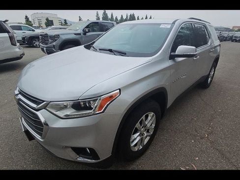 Used 2019 Chevrolet Traverse LT FWD image 3