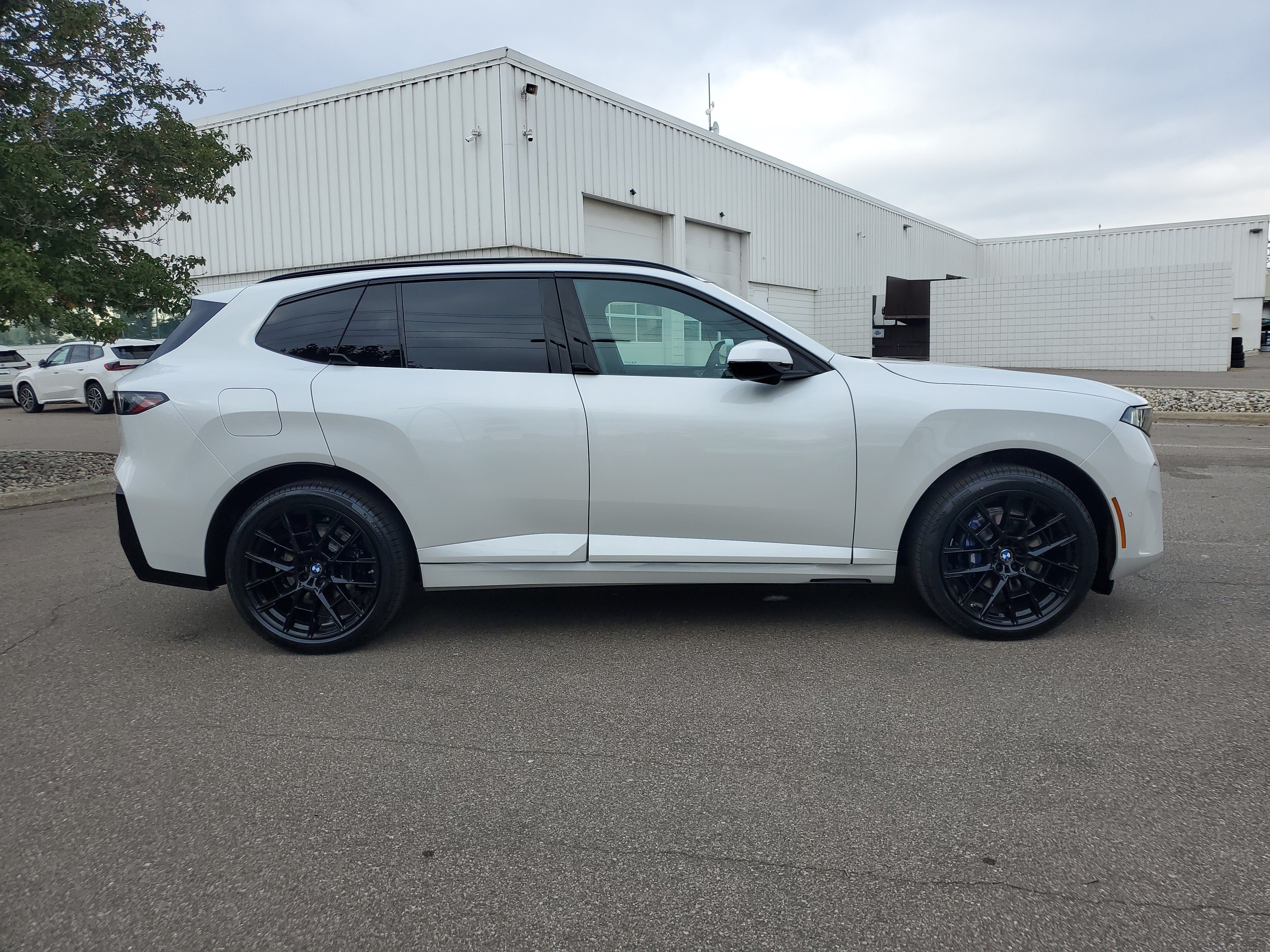 New 2027 BMW X5 xDrive40i w/ M Sport Package AWD/4WD image 6