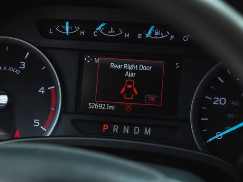 Used 2022 Ford F250 XLT w/ FX4 Off-Road Package image 28